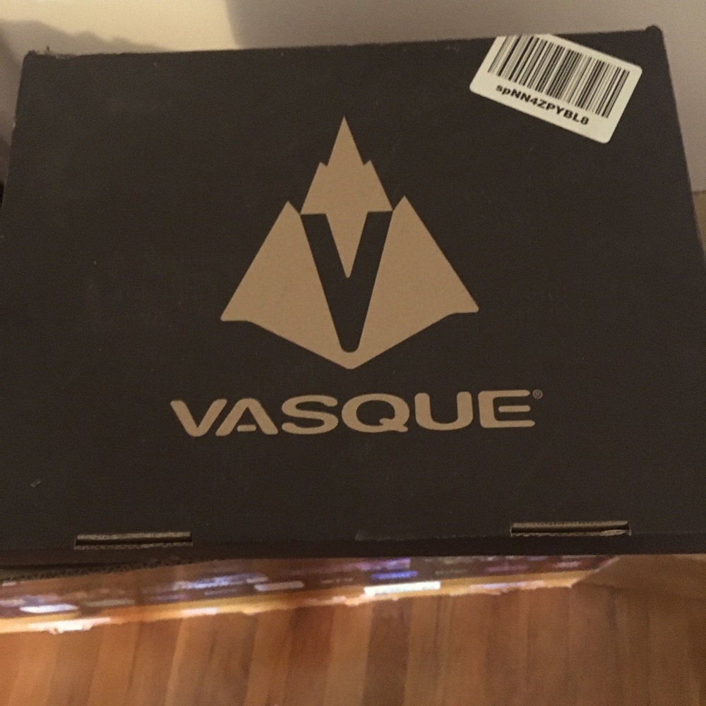 Women’s Vasque hiking boots. gortex